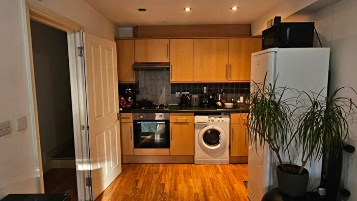 1 Bedroom Flat To Rent In Stoke Newington High Street, Stoke Newington, N16