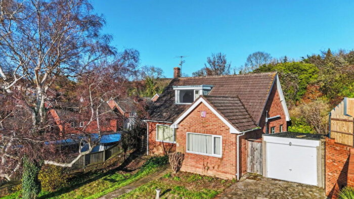 3 Bedroom Detached House For Sale In Charles Drive, Cuxton, Rochester, ME2