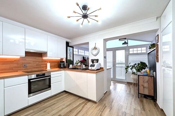 2 Bedroom Semi-Detached House For Sale In Churchmead, Sutton-In-Ashfield, NG17