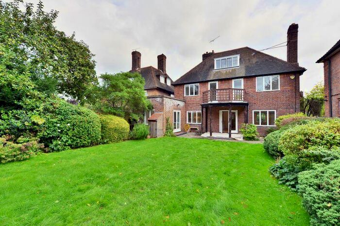 5 Bedroom Detached House To Rent In Turner Close, Hampstead Garden Suburb, London, NW11