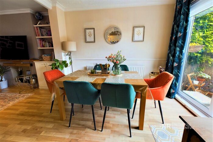 3 Bedroom End Of Terrace House For Sale In Ashby Avenue, Chessington, Surrey., KT9