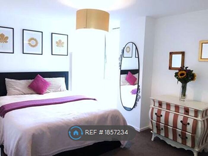 1 Bedroom Flat To Rent In Hertford Road, London, N1