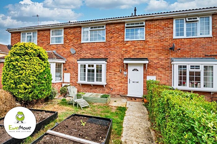 3 Bedroom Terraced House For Sale In Hazelbury Crescent, Swindon, SN3