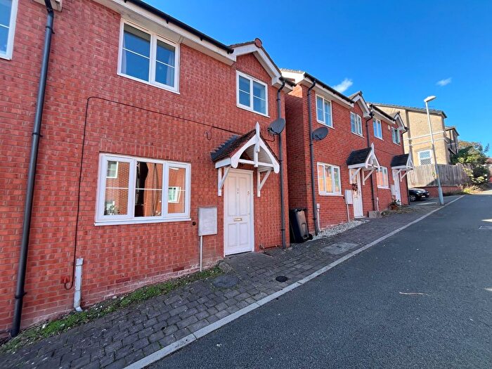 3 Bedroom Semi-Detached House To Rent In Vicarage Grove, Acocks Green, Birmingham, West Midlands, B27