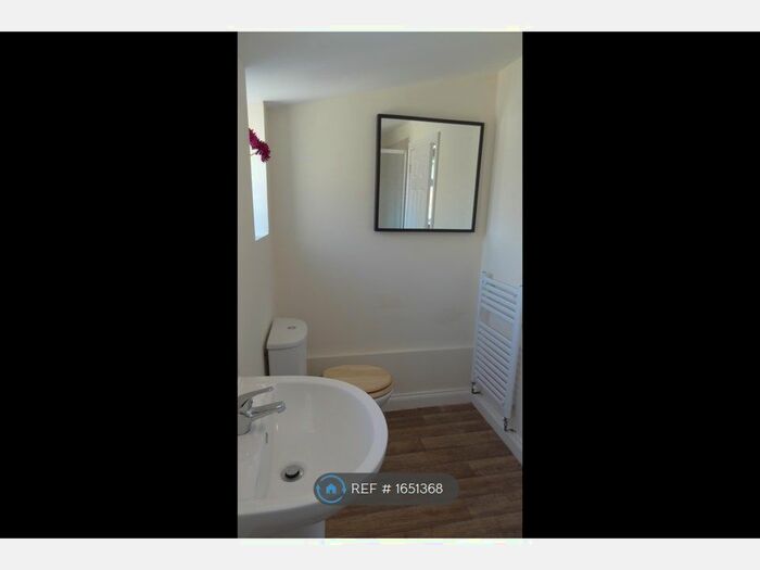 Studio To Rent In Birch Street, Swindon, SN1