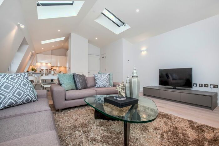 2 Bedroom Flat To Rent In Upper Berkeley Street, London, W1H