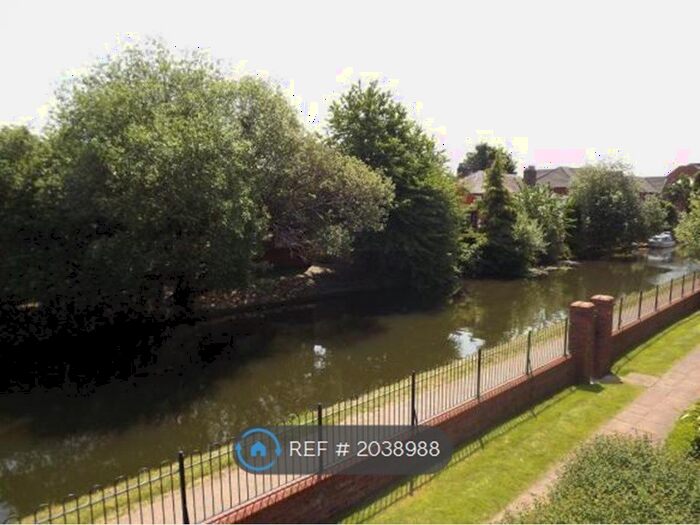 4 Bedroom Semi-Detached House To Rent In Waterside, Sale, M33
