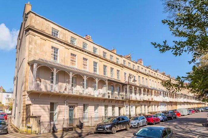 2 Bedroom Flat To Rent In Westfield Place, Clifton, Bristol, BS8