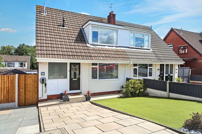 3 Bedroom Semi Detached House For Sale In Redgrave Rise, Wigan, WN3