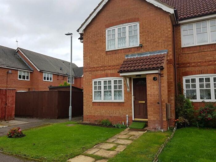 1 Bedroom End Of Terrace House To Rent In Holly Drive, Aylesbury, HP21