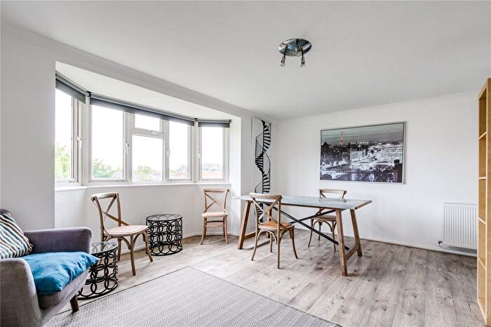 3 Bedroom Flat For Sale In Gifford House, Clapham, SW4