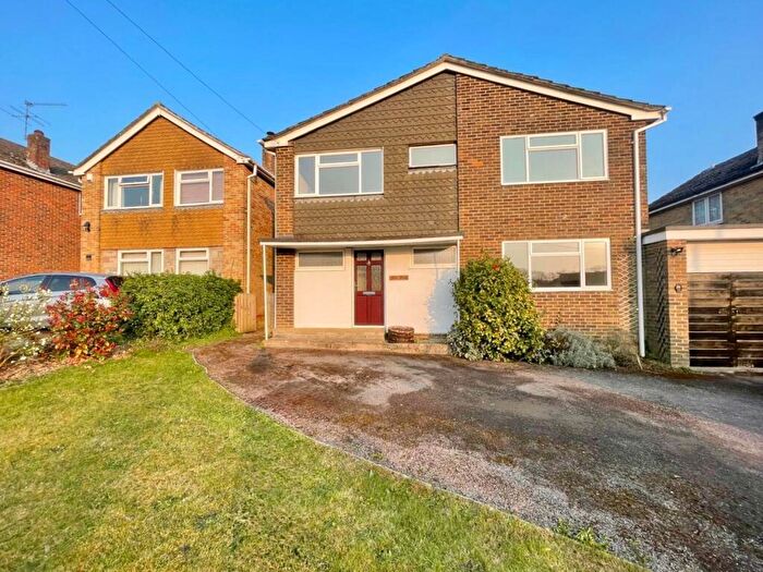 3 Bedroom Detached House To Rent In Oakwood Avenue, Otterbourne, Hampshire, SO21