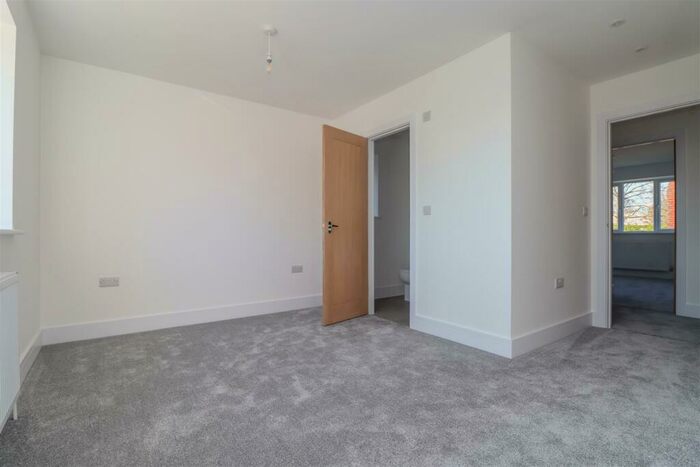 4 Bedroom Detached House For Sale In Brambling Road, Horsham, RH13