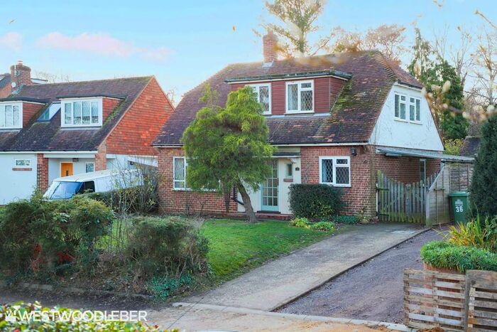 3 Bedroom Detached House To Rent In College Road, Hoddesdon, EN11