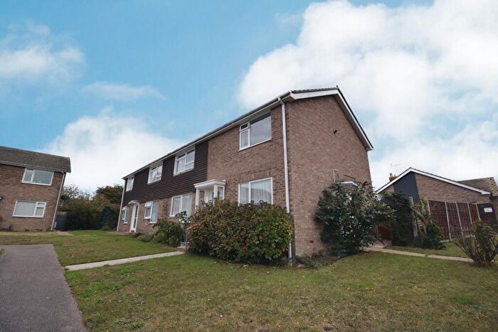 2 Bedroom Maisonette To Rent In Columbine Gardens, Walton On The Naze, CO14