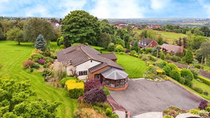 3 Bedroom Detached House For Sale In Fowlers Lane, Light Oaks, Stoke-on-Trent, Staffordshire, ST2