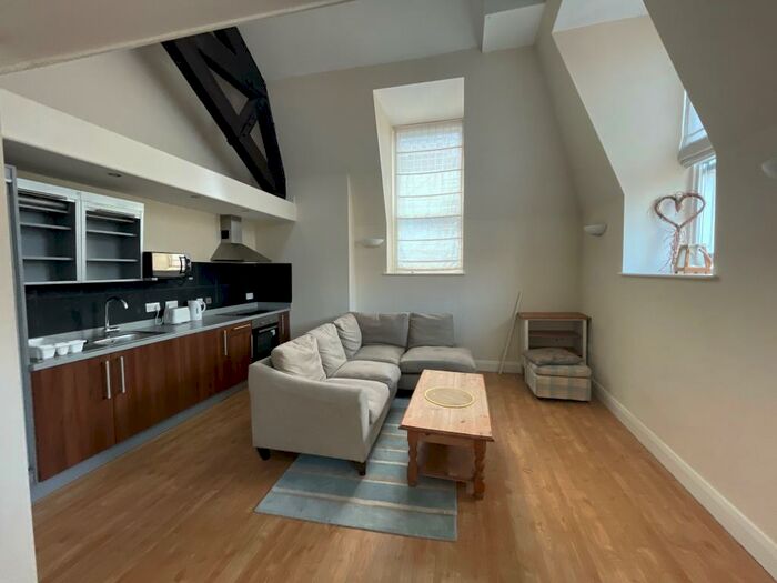 2 Bedroom Apartment To Rent In Westminster Chambers, L1