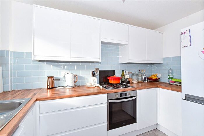 2 Bedroom End Of Terrace House For Sale In Keats Road, Larkfield, Aylesford, Kent, ME20