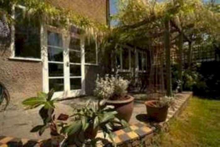 4 Bedroom Semi-Detached House To Rent In Church Road, London, W7