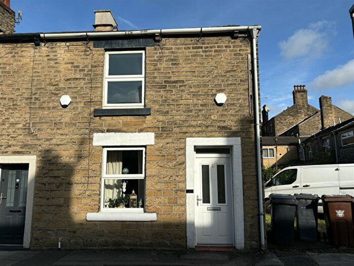 1 Bedroom Flat To Rent In Chapel Street, Glossop, SK13