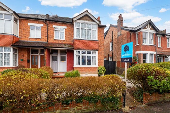 1 Bedroom Maisonette For Sale In Avenue Road, Wallington, Surrey, SM6
