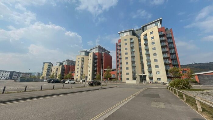 2 Bedroom Flat To Rent In South Quay, Kings Road, Swansea, SA1