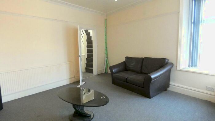 3 Bedroom Flat To Rent In Stockport Road, Levenshulme, M19