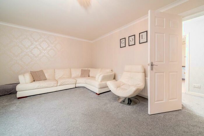 2 Bedroom Flat To Rent In Roxburgh Street, Greenock, PA15