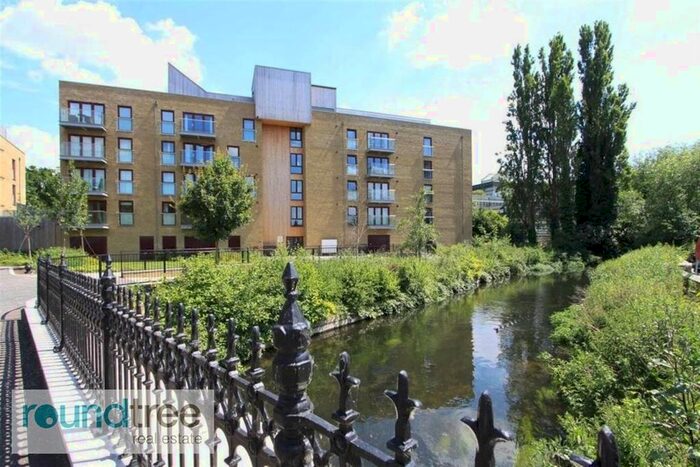2 Bedroom Flat To Rent In Kings Mill Way, Denham, Uxbridge, UB9