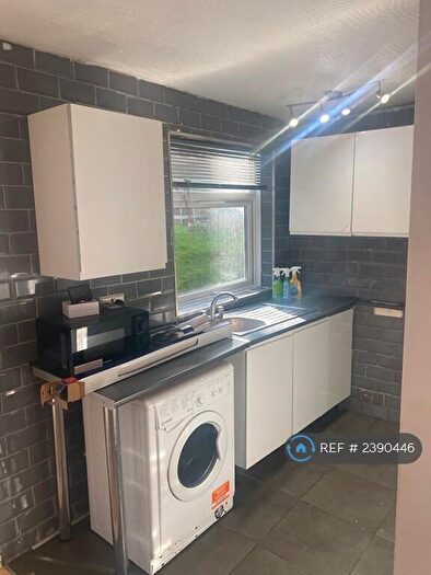 2 Bedroom Flat To Rent In Downs Road, Luton, LU1