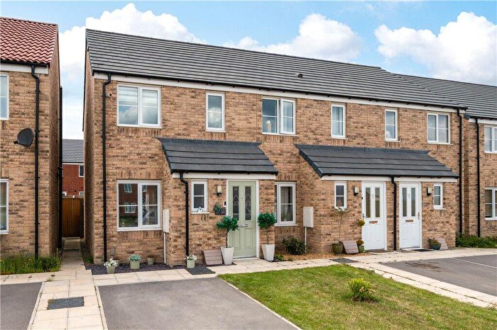 2 Bedroom End Of Terrace House For Sale In Whernside Close, Harrogate, North Yorkshire, HG3