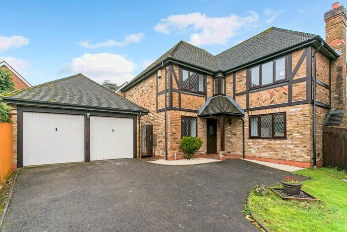 4 Bedroom Detached House To Rent In Ridgefield, Watford, WD17