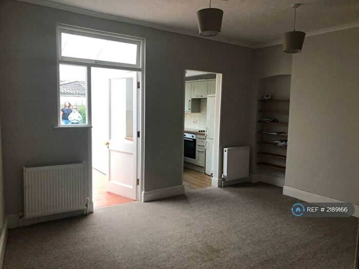 4 Bedroom End Of Terrace House To Rent In Elm Road, Horfield, Bristol, BS7