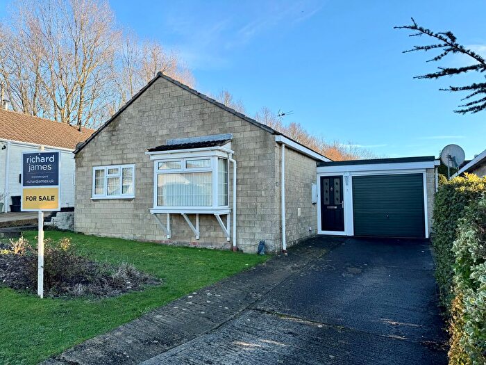 2 Bedroom Detached Bungalow For Sale In Edgehill, Freshbrook, Swindon, SN5