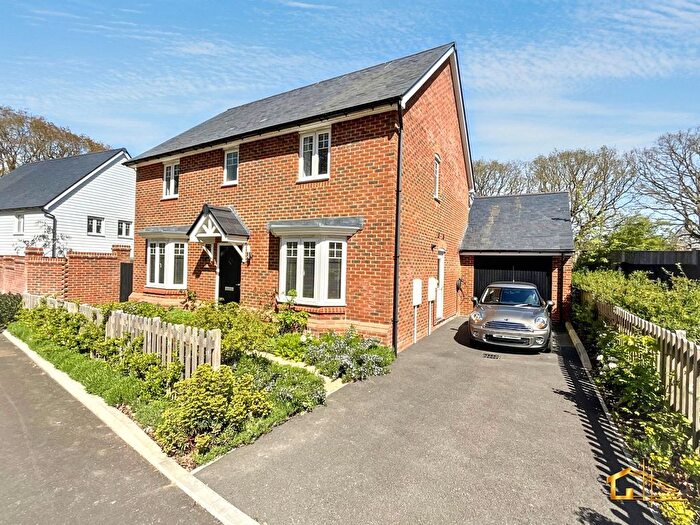 4 Bedroom Detached House For Sale In Stowe Drive, Bexhill On Sea, TN39