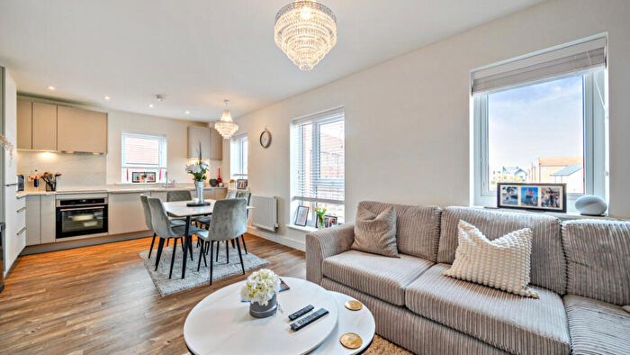 2 Bedroom Flat For Sale In Henry Shuttlewood Drive, Chelmsford, CM1