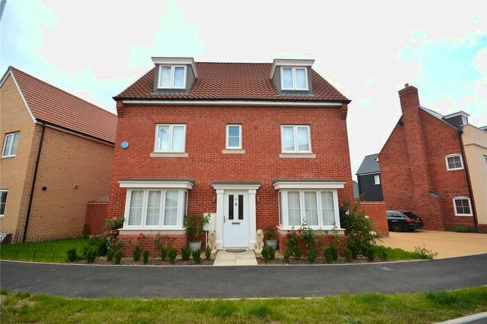 5 Bedroom Detached House To Rent In Foxglove Avenue, Chelmsford, CM1