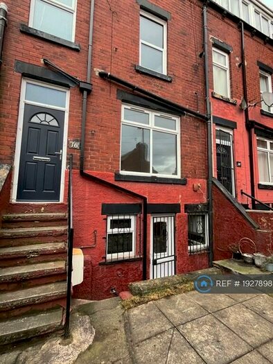 2 Bedroom Terraced House To Rent In Woodview Road, Leeds, LS11