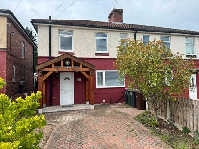 3 Bedroom Semi-Detached House To Rent In Flanderwell Avenue, Flanderwell, S66