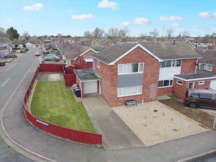 3 Bedroom Semi Detached House For Sale In Elmtree Road, Ruskington, NG34