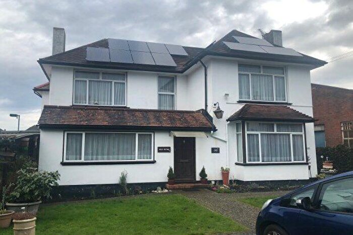 2 Bedroom Flat To Rent In Gander Green Lane, Sutton, SM1