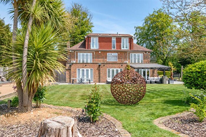 6 Bedroom Detached House For Sale In Manor Lane, Fawkham, Kent, DA3