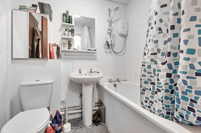 1 Bedroom Flat For Sale In Hulse Road, Banister Park, Southampton, Hampshire, SO15