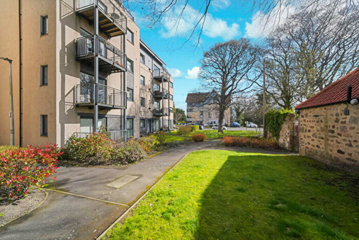 3 Bedroom Flat For Sale In Flat, Milton Road East, Edinburgh, EH15