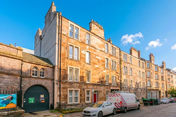 1 Bedroom Flat For Sale In Caledonian Crescent, Dalry, Edinburgh, EH11