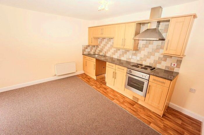 2 Bedroom Flat To Rent In Standishgate, Wigan, WN1
