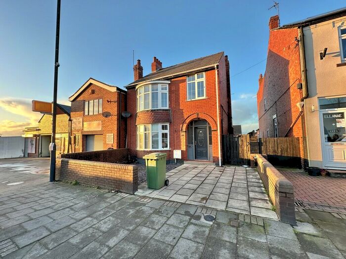 3 Bedroom Detached House To Rent In Scrooby Road, Bircotes, Doncaster, DN11