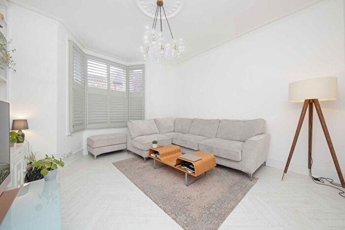 1 Bedroom Flat To Rent In Saltram Crescent, Maida Vale, W9