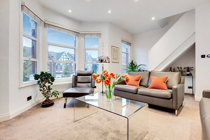 3 Bedroom Apartment To Rent In Chamberlayne Road, Kensal Rise, NW10