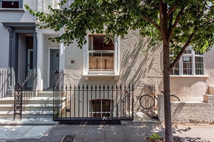 1 Bedroom Flat To Rent In Ellesmere Road, Mile End, E3
